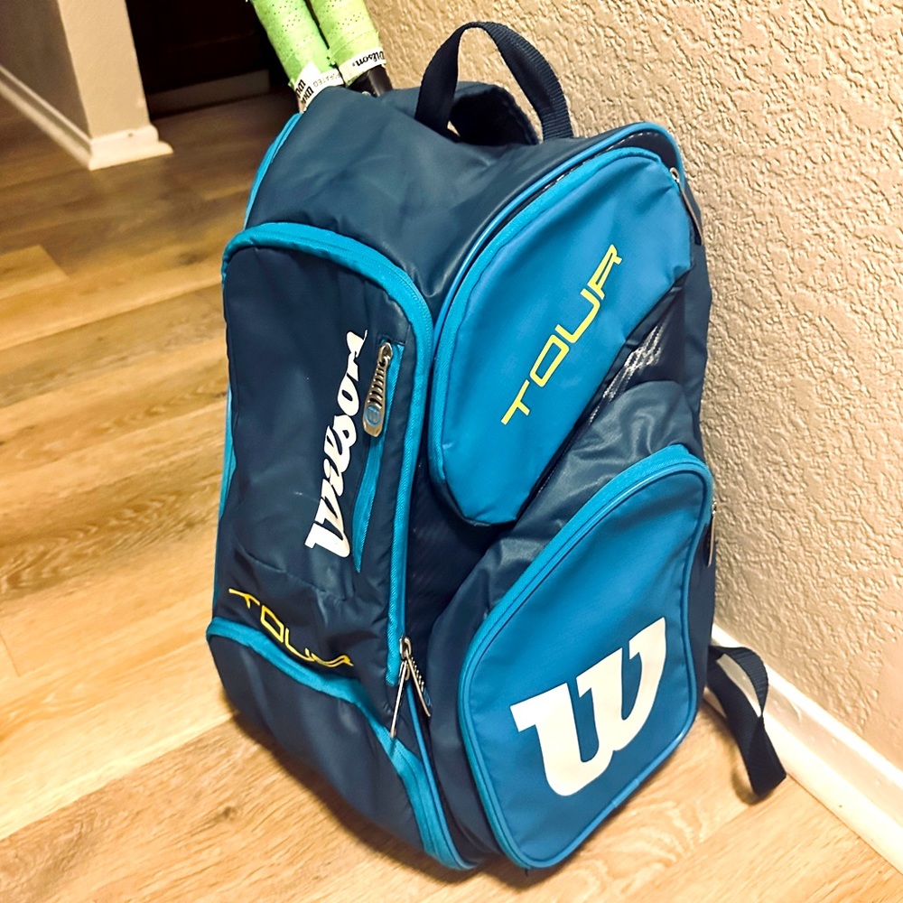 Wilson Tennis Bag Touring!
